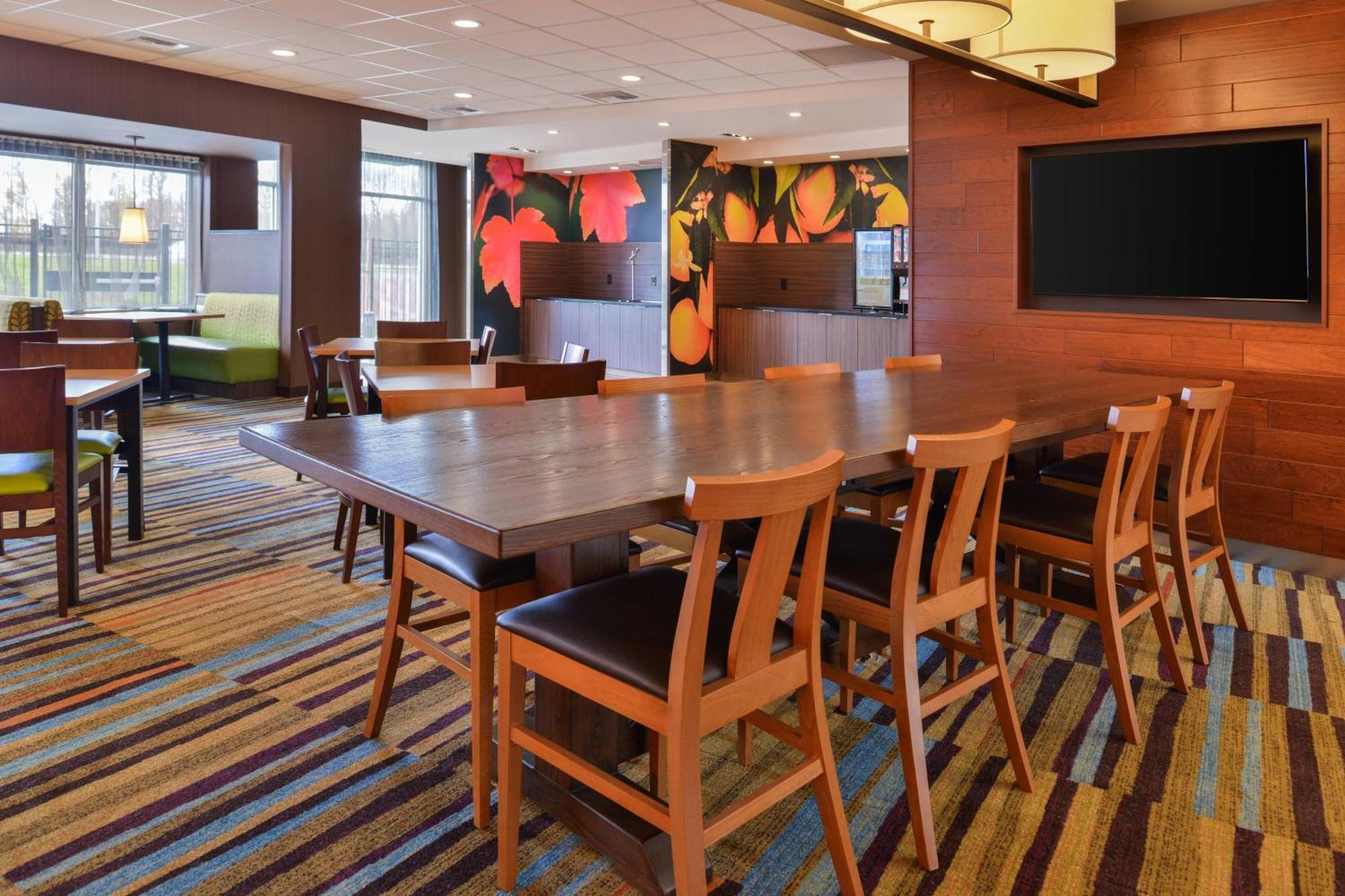 Fairfield Inn & Suites By Marriott Eugene East/Springfield Exterior photo