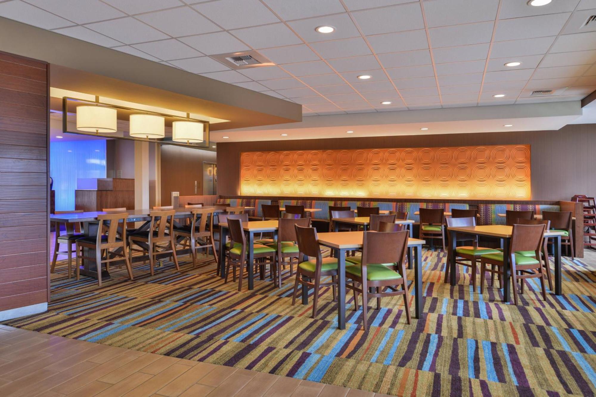 Fairfield Inn & Suites By Marriott Eugene East/Springfield Exterior photo
