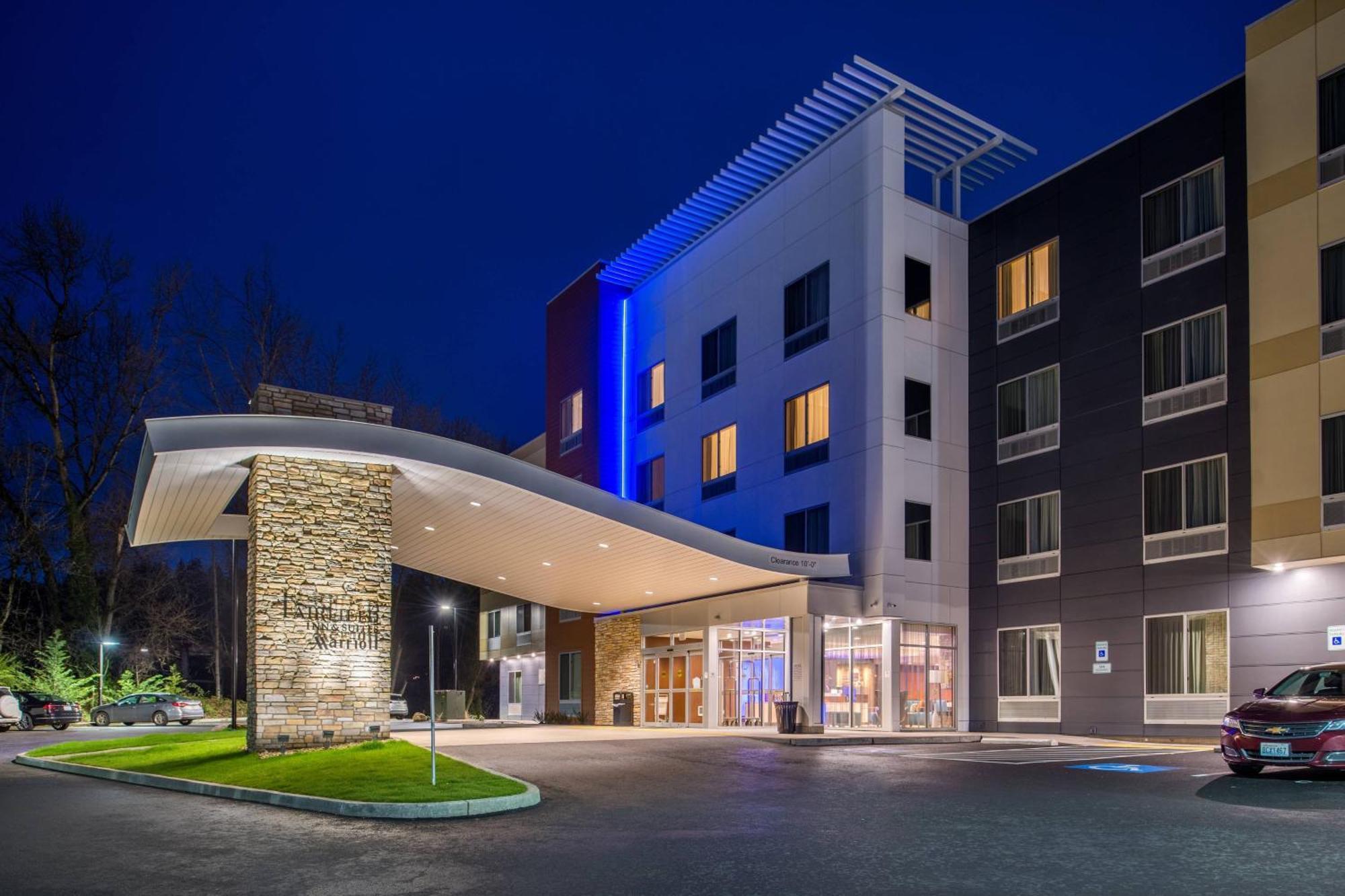 Fairfield Inn & Suites By Marriott Eugene East/Springfield Exterior photo
